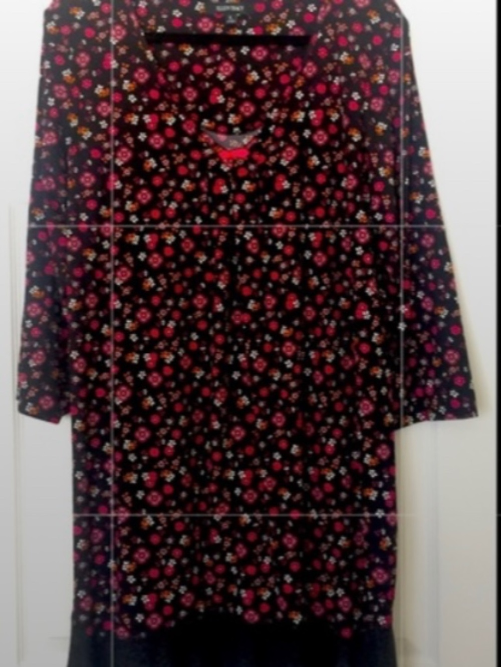 NEW! Ellen Tracy Gown Sleep LARGE Black Red Floral